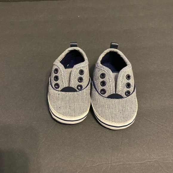 Okie dokie baby soft bottom shoes size 2 - Picture 2 of 4